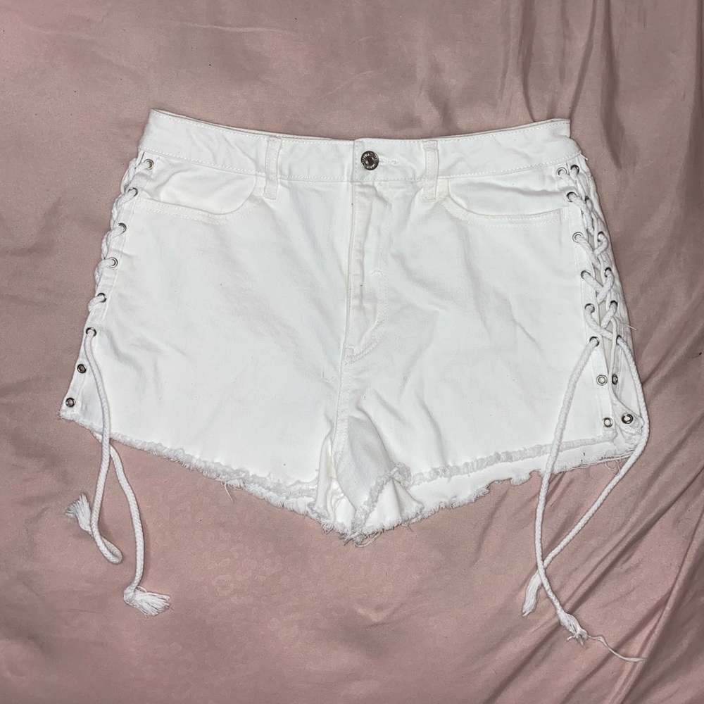 FOREVER 21 white shorts